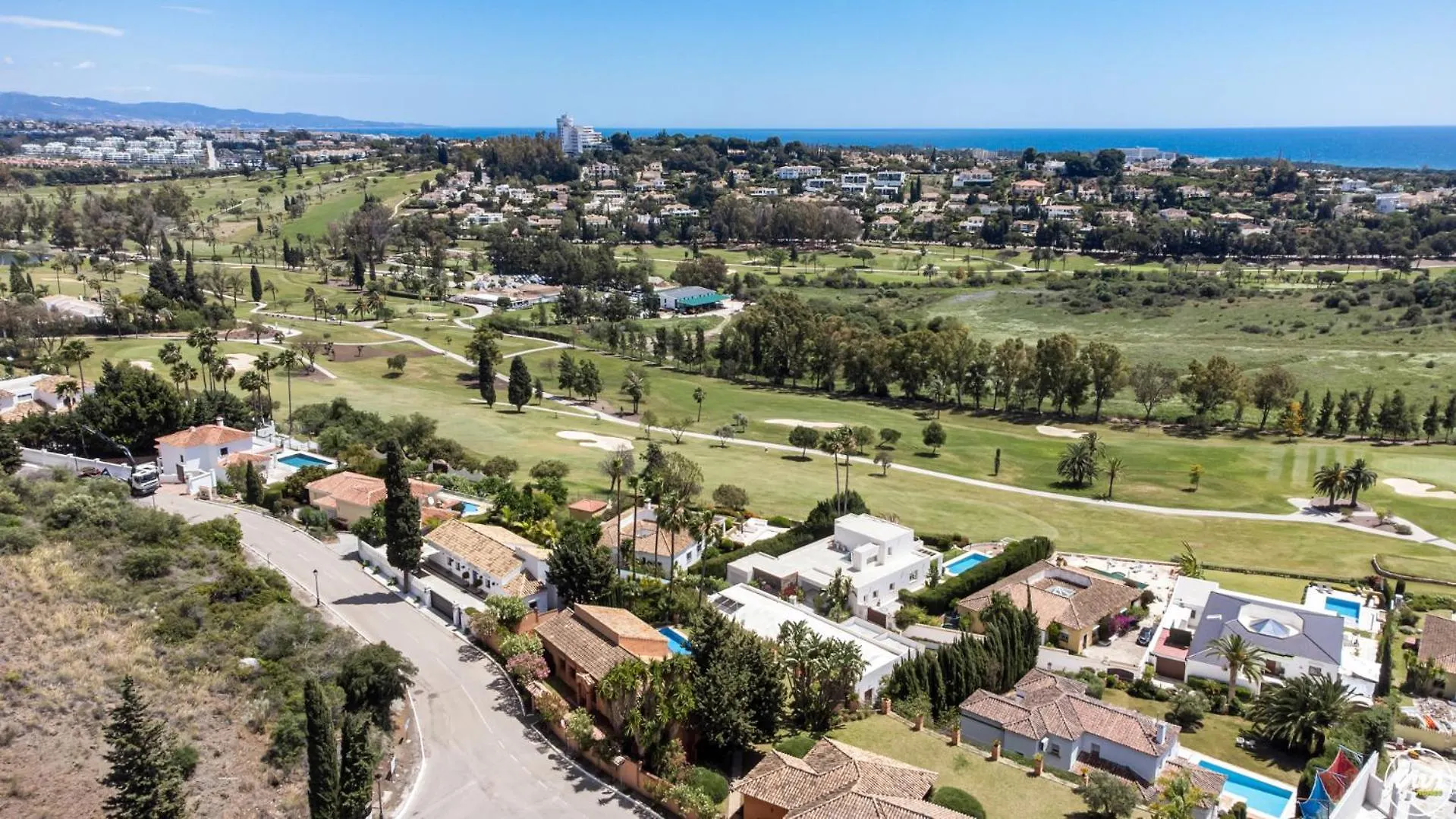 Vivi Homes -Villa Carat Pool, Cinema, Golf & Terrace Estepona 0*,  Spain