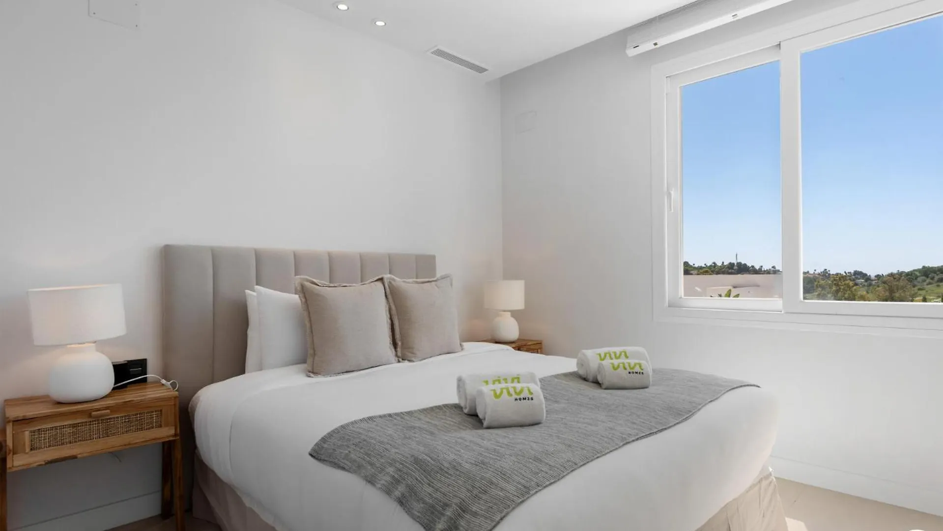Villa Vivi Homes -Villa Carat Pool, Cinema, Golf & Terrace Estepona