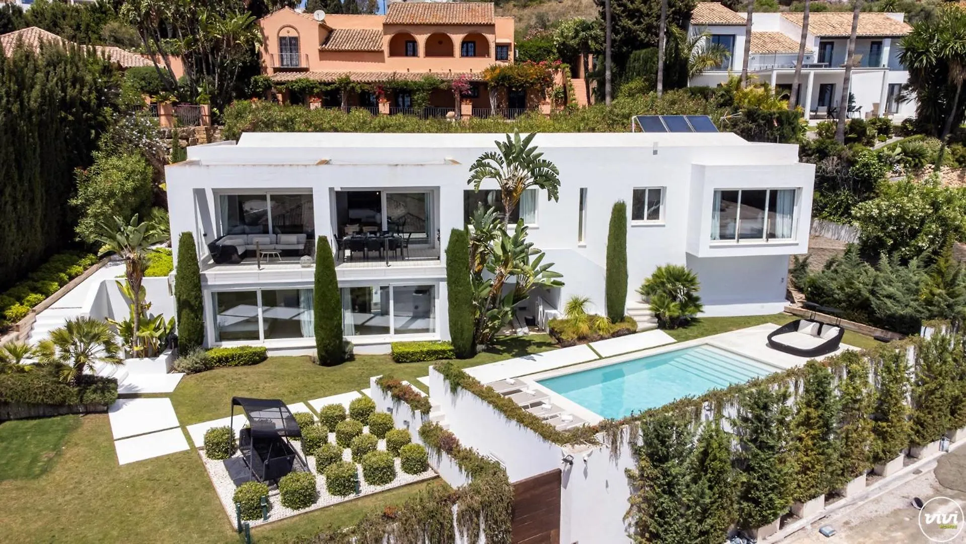 Villa Vivi Homes -Villa Carat Pool, Cinema, Golf & Terrace Estepona
