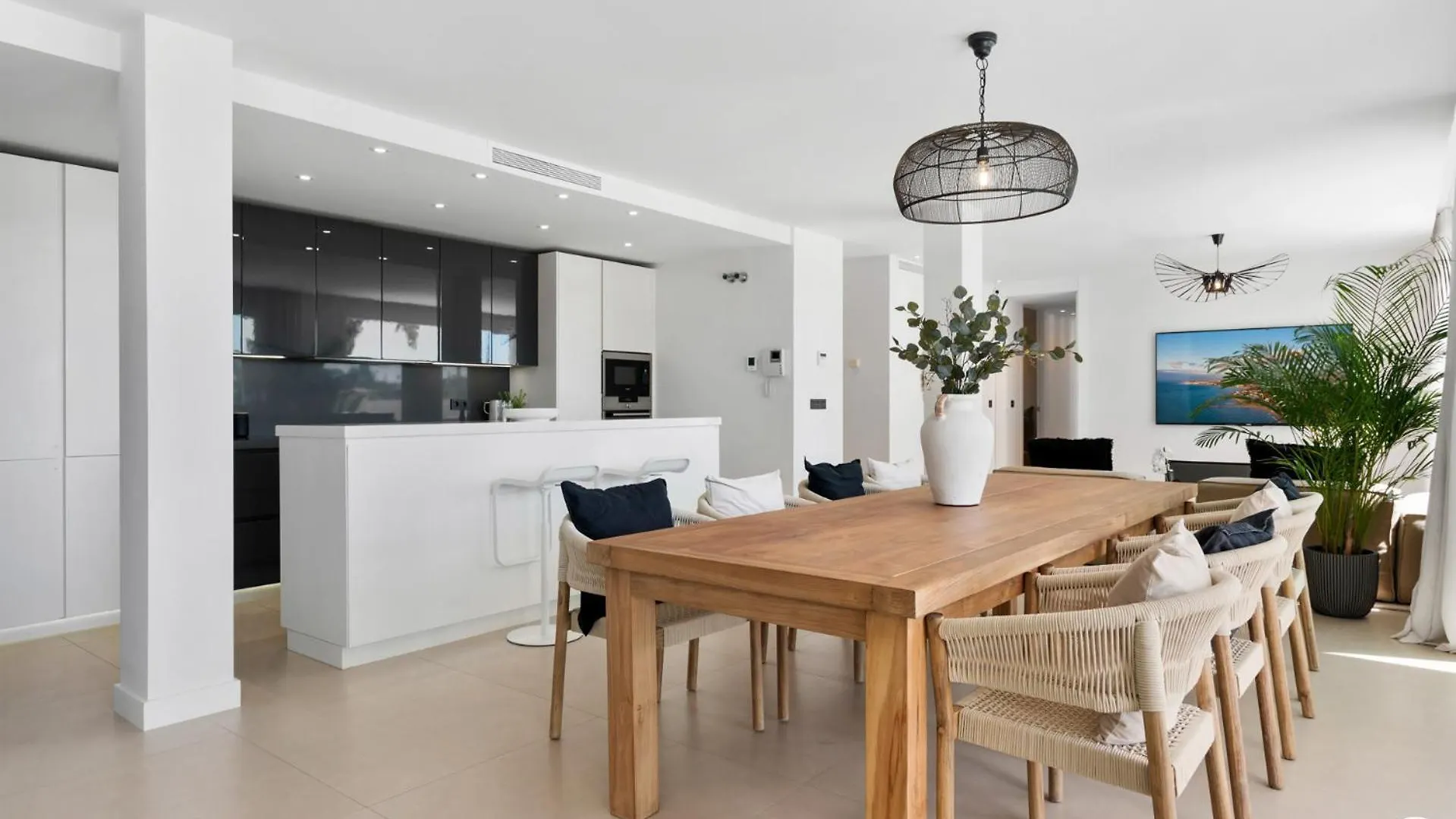 Vivi Homes -Villa Carat Pool, Cinema, Golf & Terrace Estepona Villa