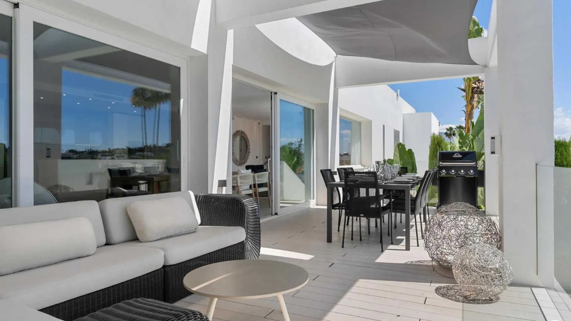 Vivi Homes -Villa Carat Pool, Cinema, Golf & Terrace Estepona
