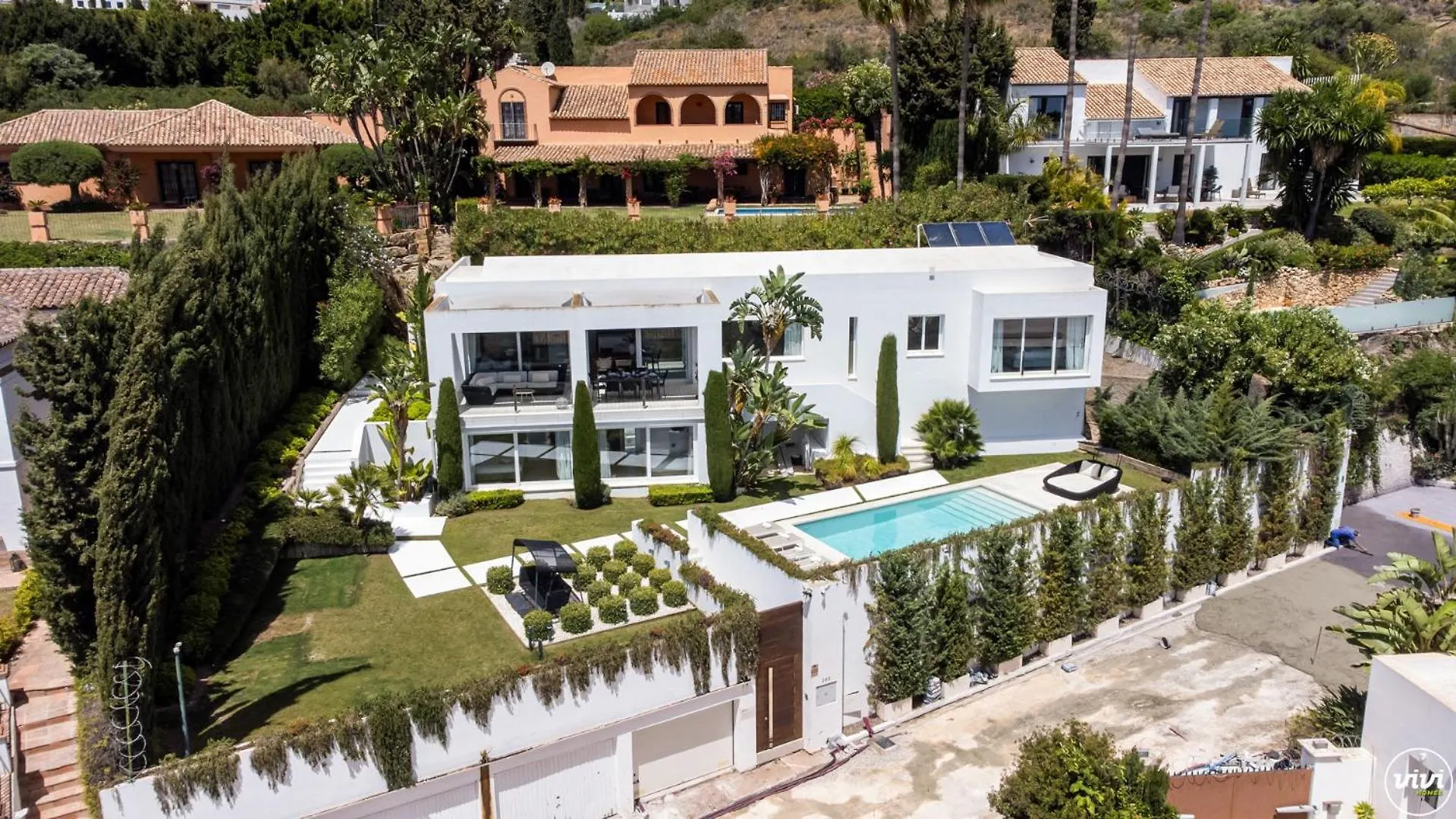 Vivi Homes -Villa Carat Pool, Cinema, Golf & Terrace Estepona