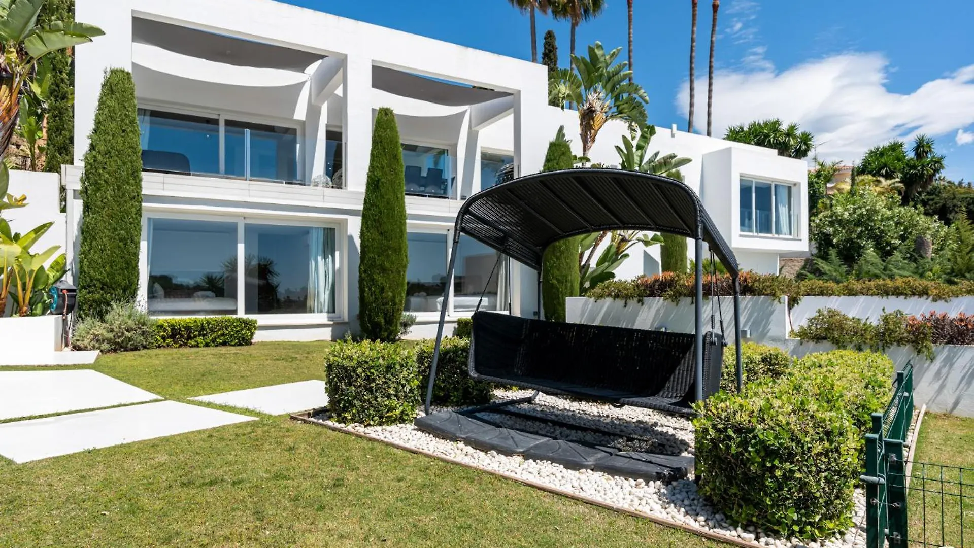 Vivi Homes -Villa Carat Pool, Cinema, Golf & Terrace Estepona