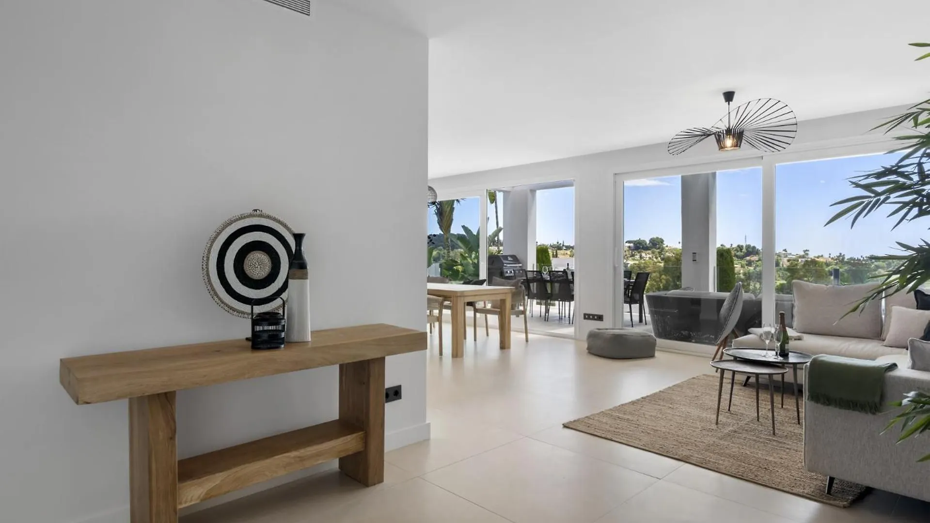 Vivi Homes -Villa Carat Pool, Cinema, Golf & Terrace Estepona