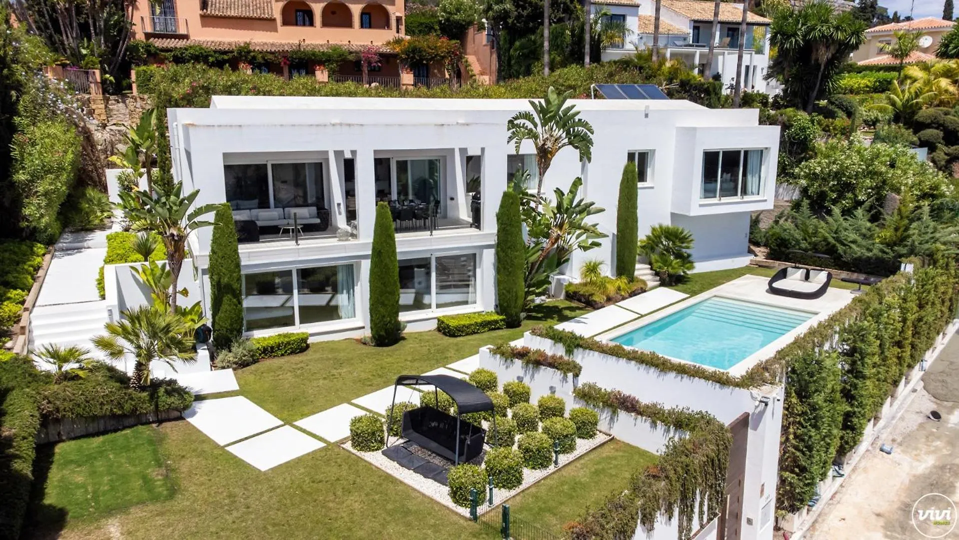 Vivi Homes -Villa Carat Pool, Cinema, Golf & Terrace Estepona
