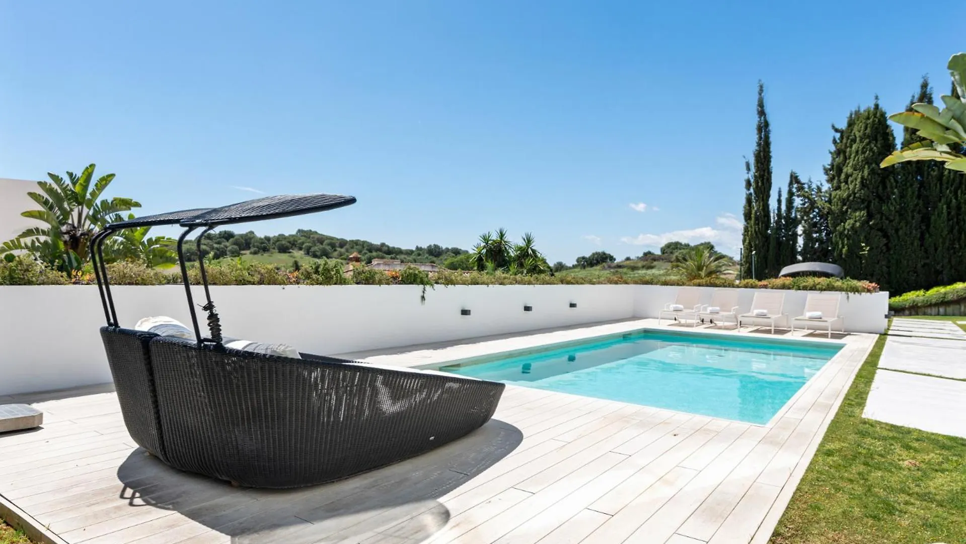 Vivi Homes -Villa Carat Pool, Cinema, Golf & Terrace Estepona 0*,  Spanyolország